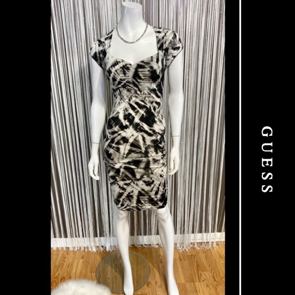 🔻SALE🔻GUESS🔹EXCELLENT CONDITION